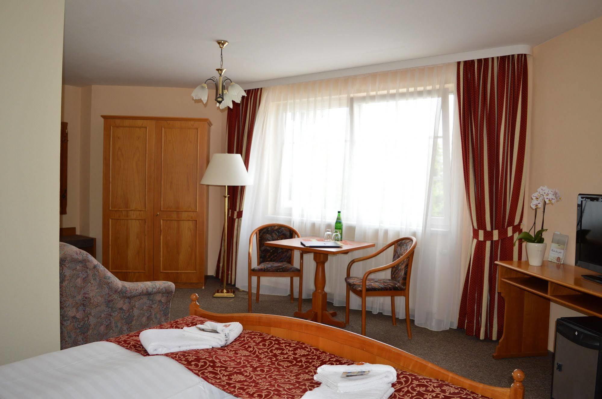 Hotel Auerhahn Masserberg Ngoại thất bức ảnh