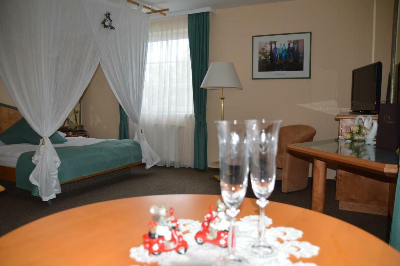 Hotel Auerhahn Masserberg Ngoại thất bức ảnh
